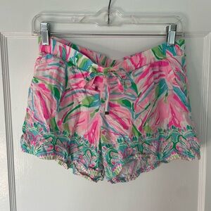 Lilly Pulitzer Croc My World  5" Shorts Size Small